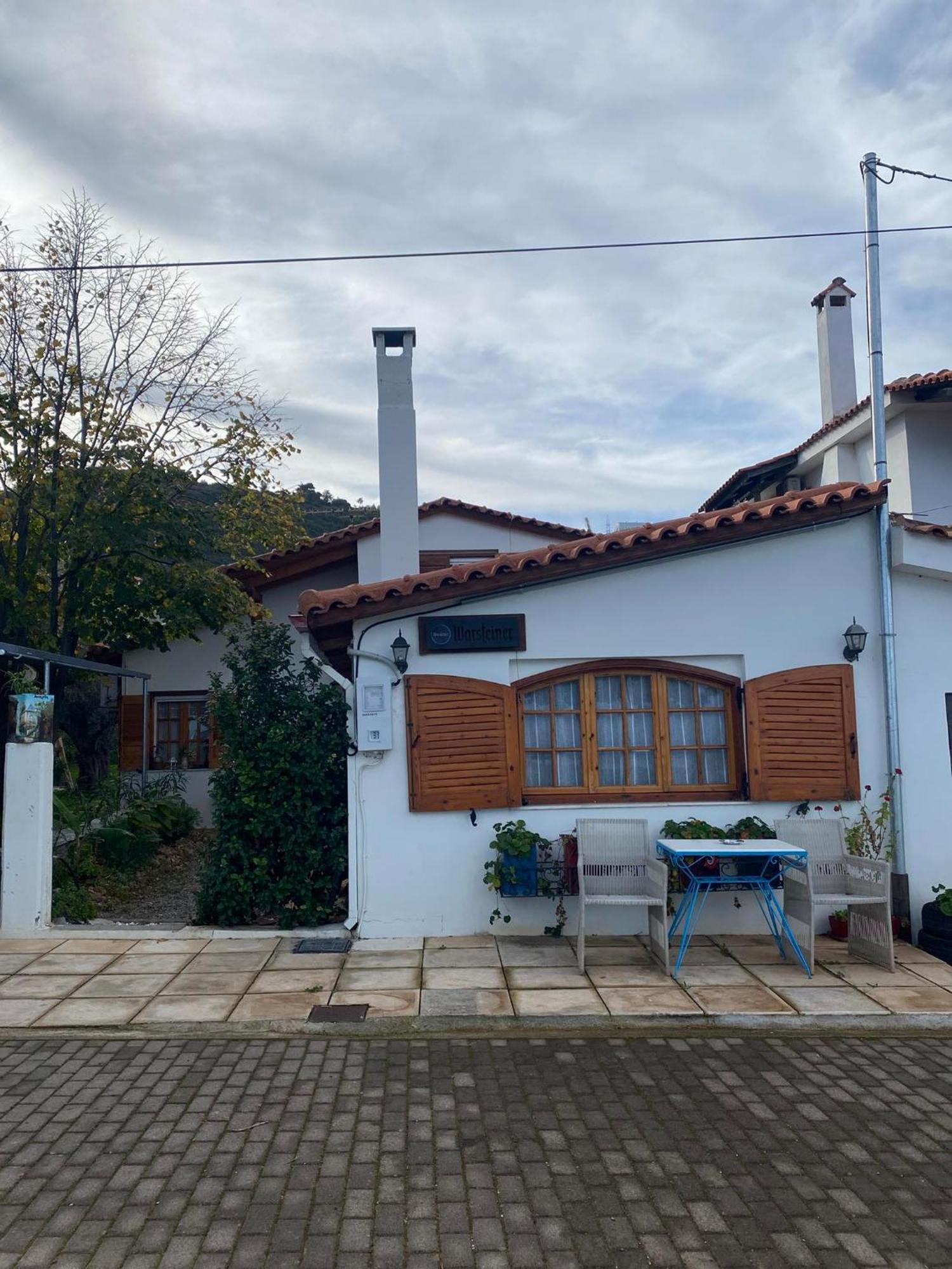 Cottage House With Incredible View Τράπεζα Εξωτερικό φωτογραφία