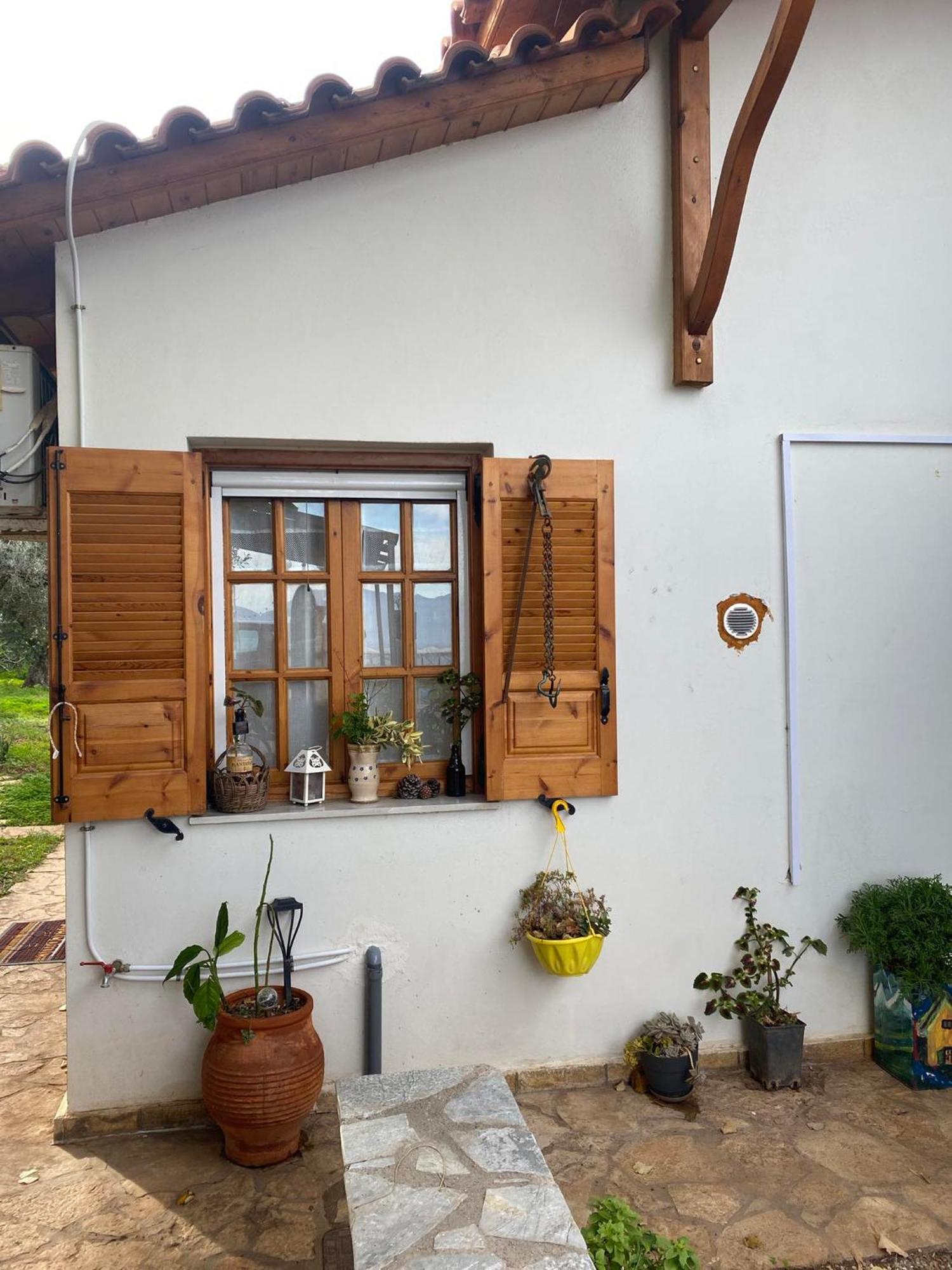 Cottage House With Incredible View Τράπεζα Εξωτερικό φωτογραφία