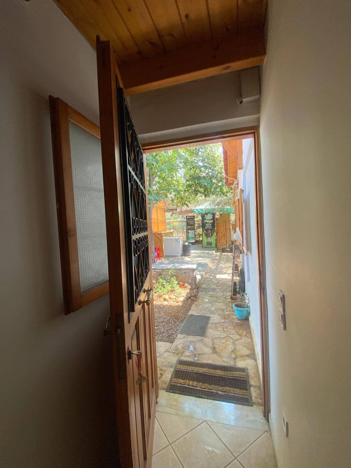 Cottage House With Incredible View Τράπεζα Εξωτερικό φωτογραφία