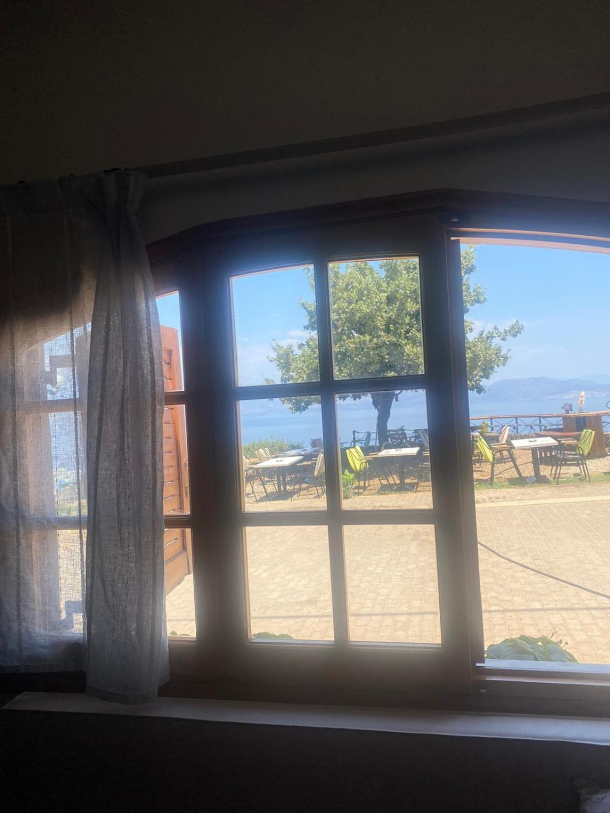 Cottage House With Incredible View Τράπεζα Εξωτερικό φωτογραφία